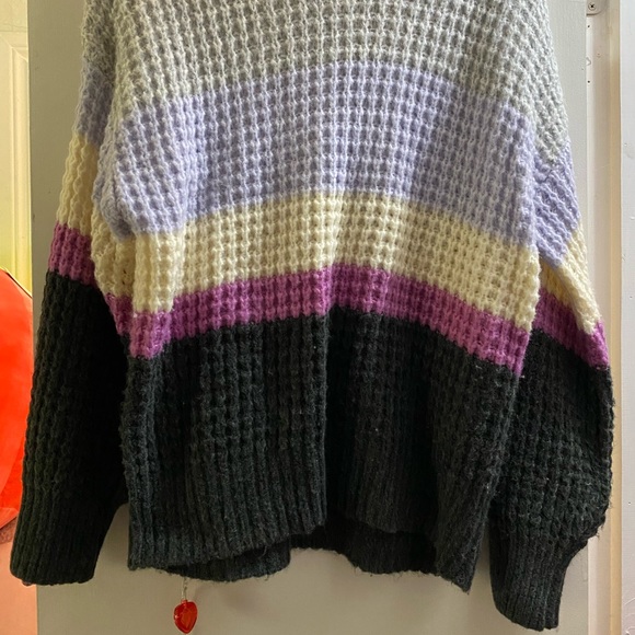 Universal Thread Sweater - Picture 2 of 4